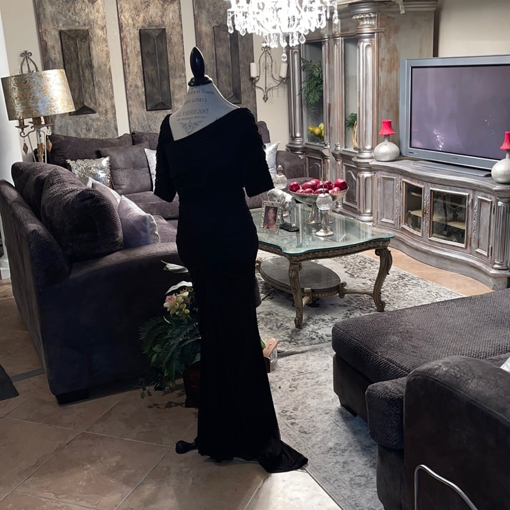 TADASHI SHOJI Black Evening Gown, Sophisticated!!!!